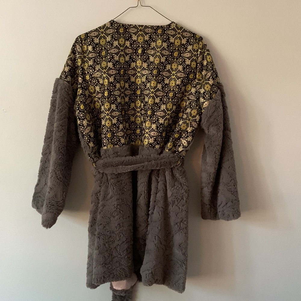 Elegant Patterned Women Sweater